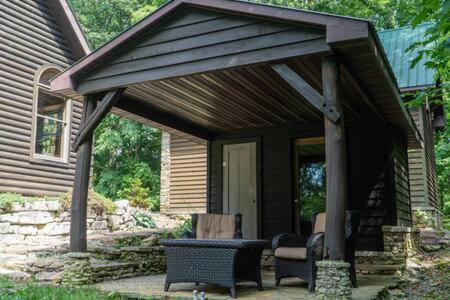 Cozy 2 Bedroom Cabin Nestled In Wooded Hideaway Monterey Zewnętrze zdjęcie