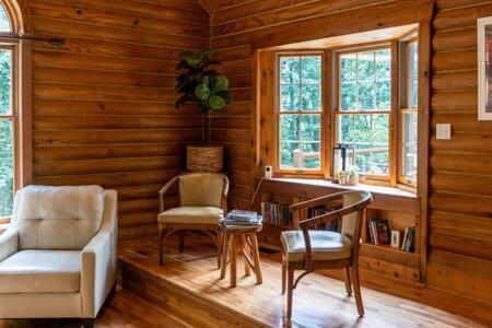 Cozy 2 Bedroom Cabin Nestled In Wooded Hideaway Monterey Zewnętrze zdjęcie