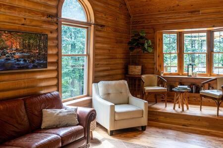 Cozy 2 Bedroom Cabin Nestled In Wooded Hideaway Monterey Zewnętrze zdjęcie