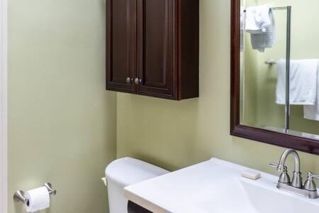 Cozy 2 Bedroom Cabin Nestled In Wooded Hideaway Monterey Zewnętrze zdjęcie