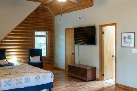 Cozy 2 Bedroom Cabin Nestled In Wooded Hideaway Monterey Zewnętrze zdjęcie