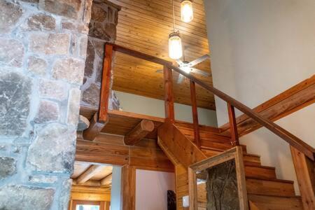 Cozy 2 Bedroom Cabin Nestled In Wooded Hideaway Monterey Zewnętrze zdjęcie