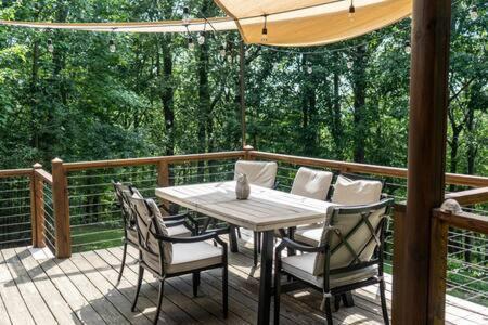 Cozy 2 Bedroom Cabin Nestled In Wooded Hideaway Monterey Zewnętrze zdjęcie